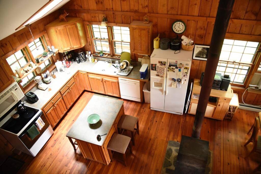 Fox Trot Cabin Meadows of Dan Esterno foto