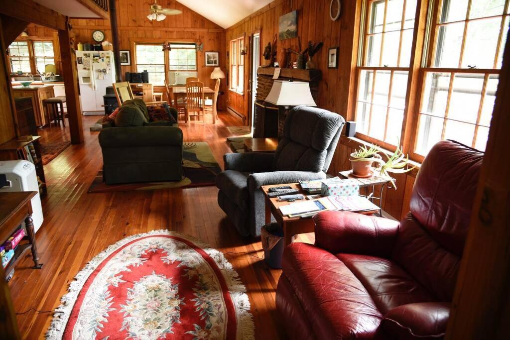 Fox Trot Cabin Meadows of Dan Esterno foto