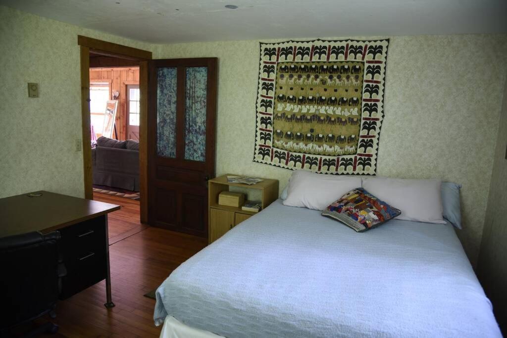 Fox Trot Cabin Meadows of Dan Esterno foto