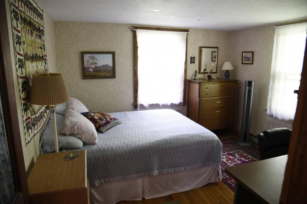 Fox Trot Cabin Meadows of Dan Esterno foto
