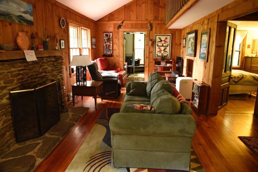 Fox Trot Cabin Meadows of Dan Esterno foto