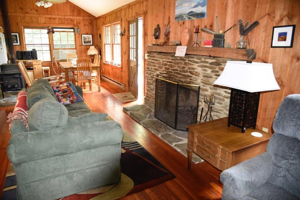 Fox Trot Cabin Meadows of Dan Esterno foto