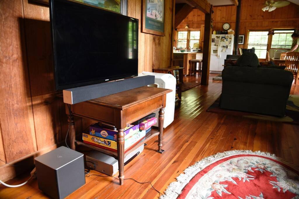 Fox Trot Cabin Meadows of Dan Esterno foto