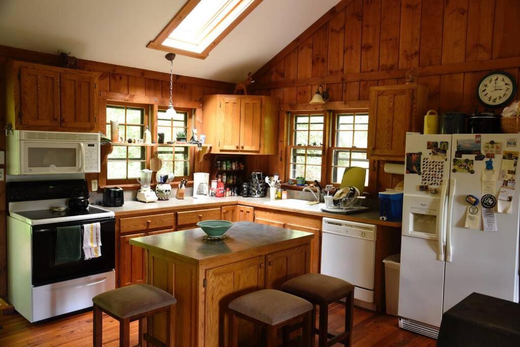 Fox Trot Cabin Meadows of Dan Esterno foto