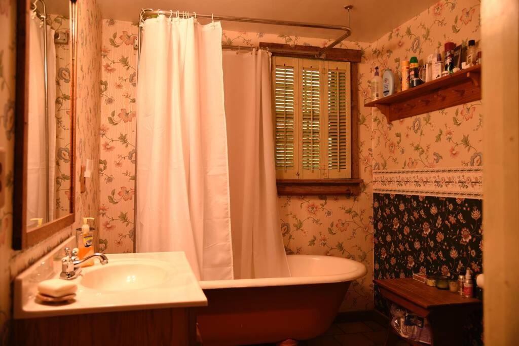 Fox Trot Cabin Meadows of Dan Esterno foto