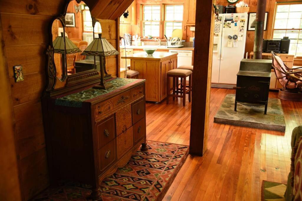 Fox Trot Cabin Meadows of Dan Esterno foto