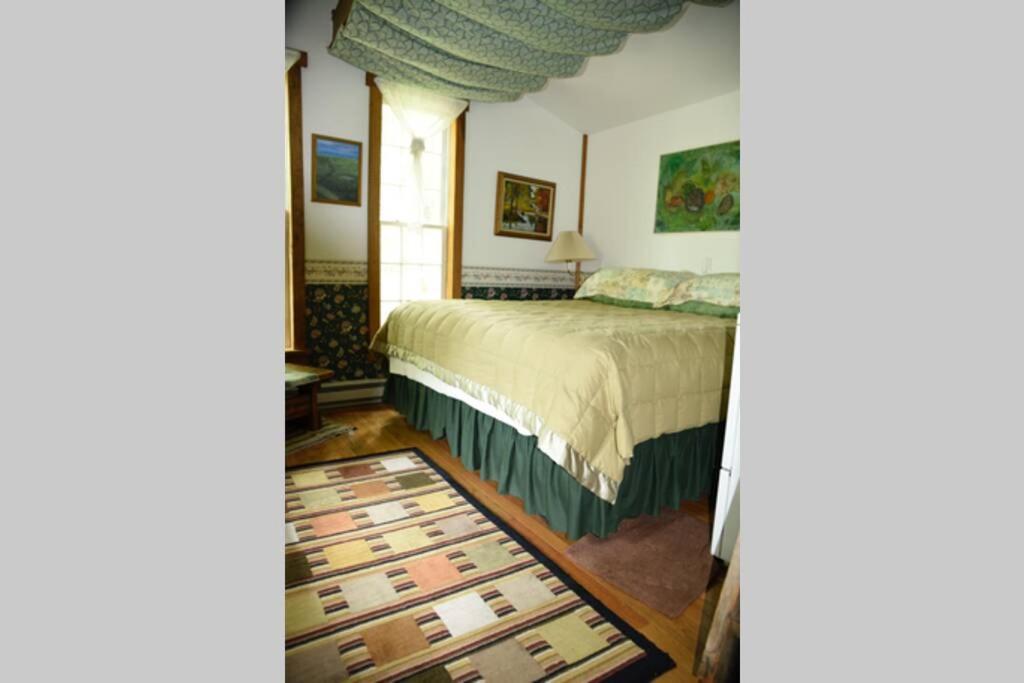 Fox Trot Cabin Meadows of Dan Esterno foto